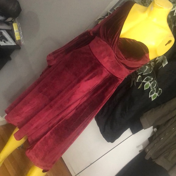 VELVET ONE SHOULDER DRESS SIZE 4 - Picture 2 of 5
